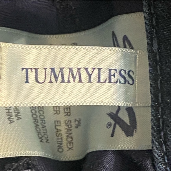 Women's Seven7 “Tummy Less High-Rise Slim Stretch Denim Blue Jeans Distressed 12 - Picture 3 of 12